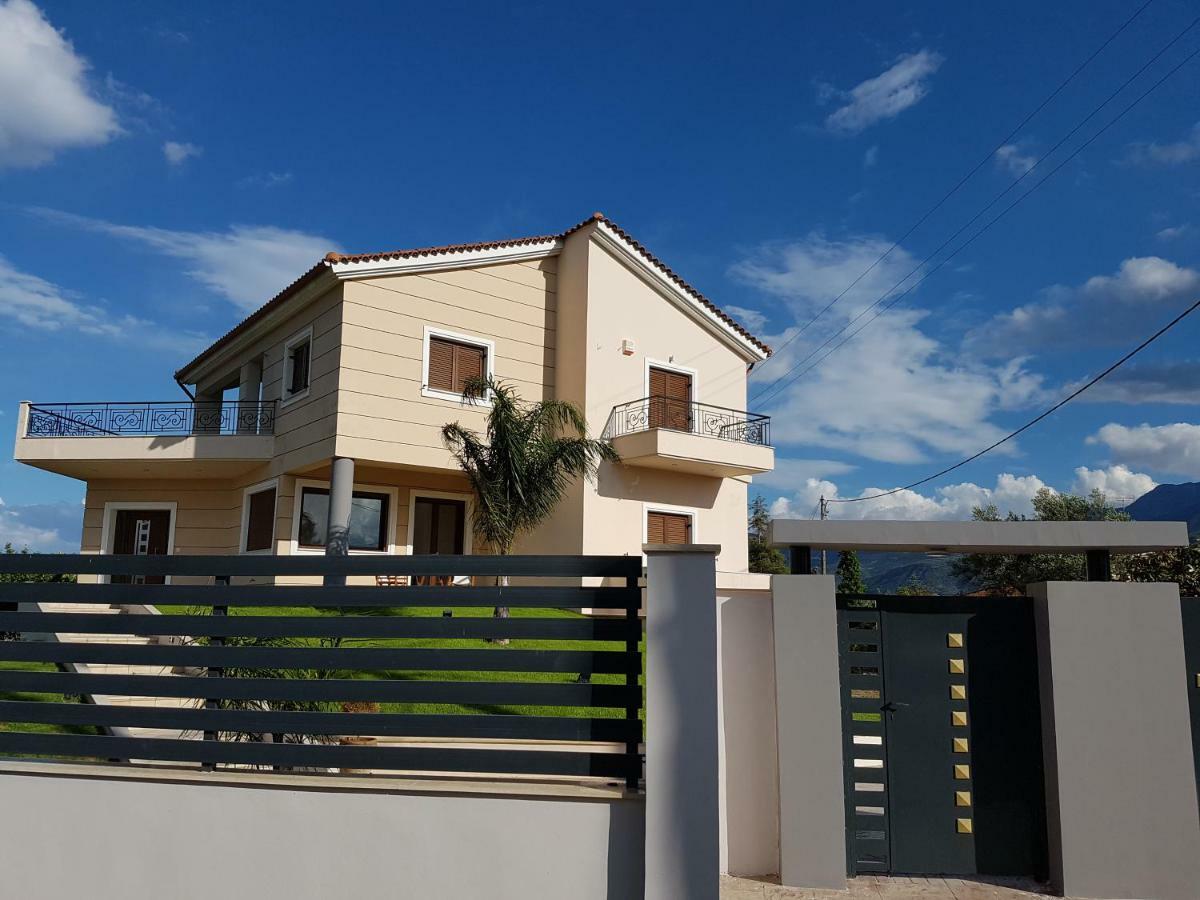 Dimitris Villa Aígion Luaran gambar