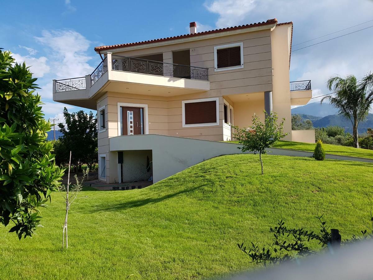 Dimitris Villa Aígion Luaran gambar