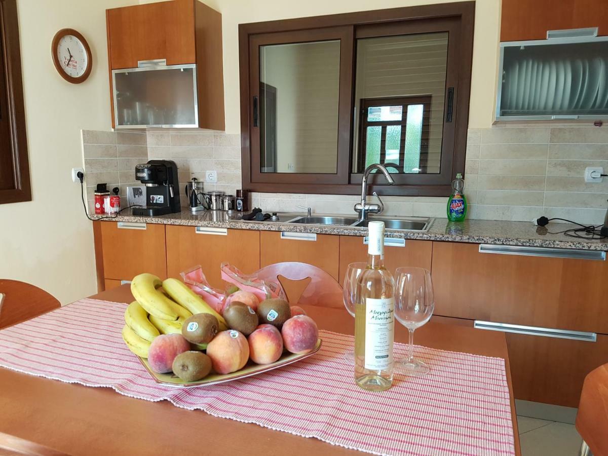 Dimitris Villa Aígion Luaran gambar