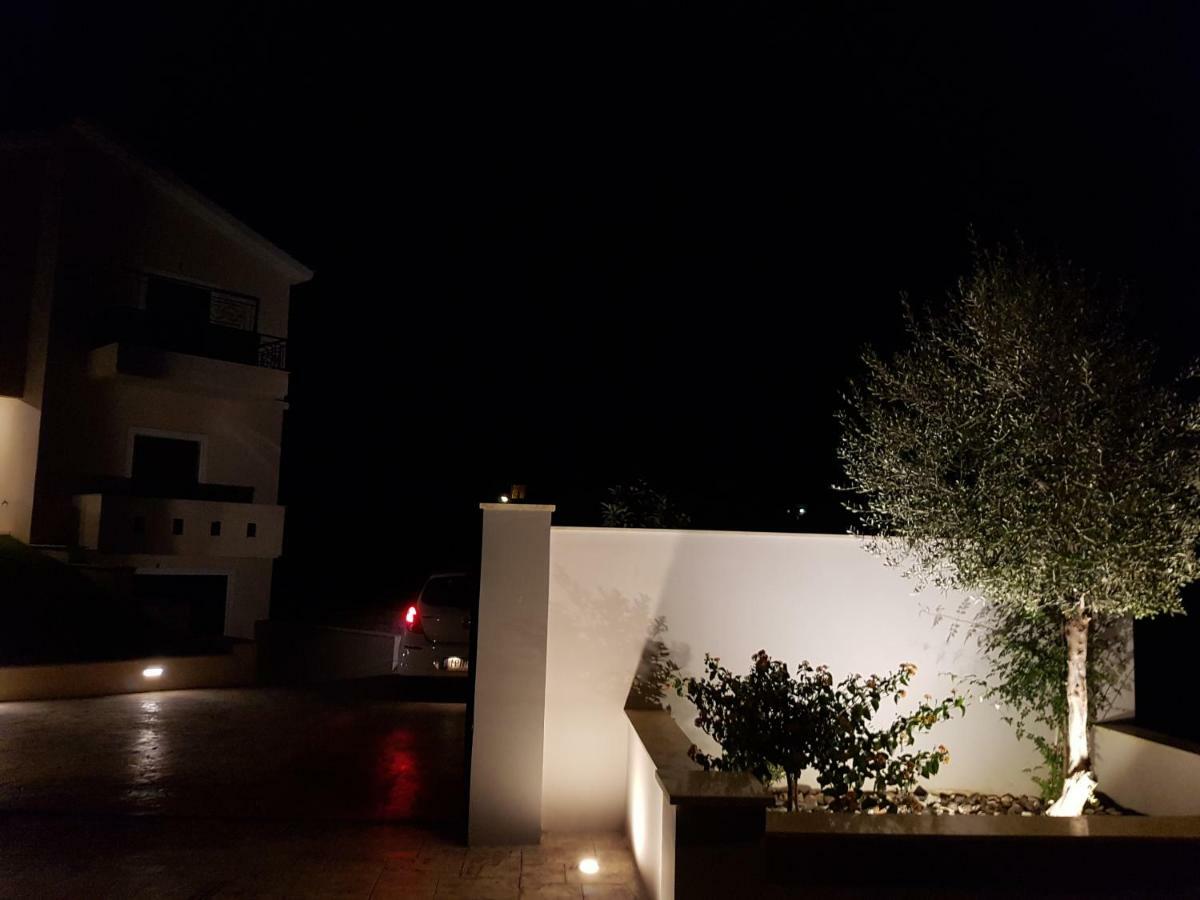 Dimitris Villa Aígion Luaran gambar