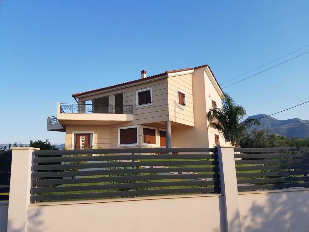 Dimitris Villa Aígion Luaran gambar