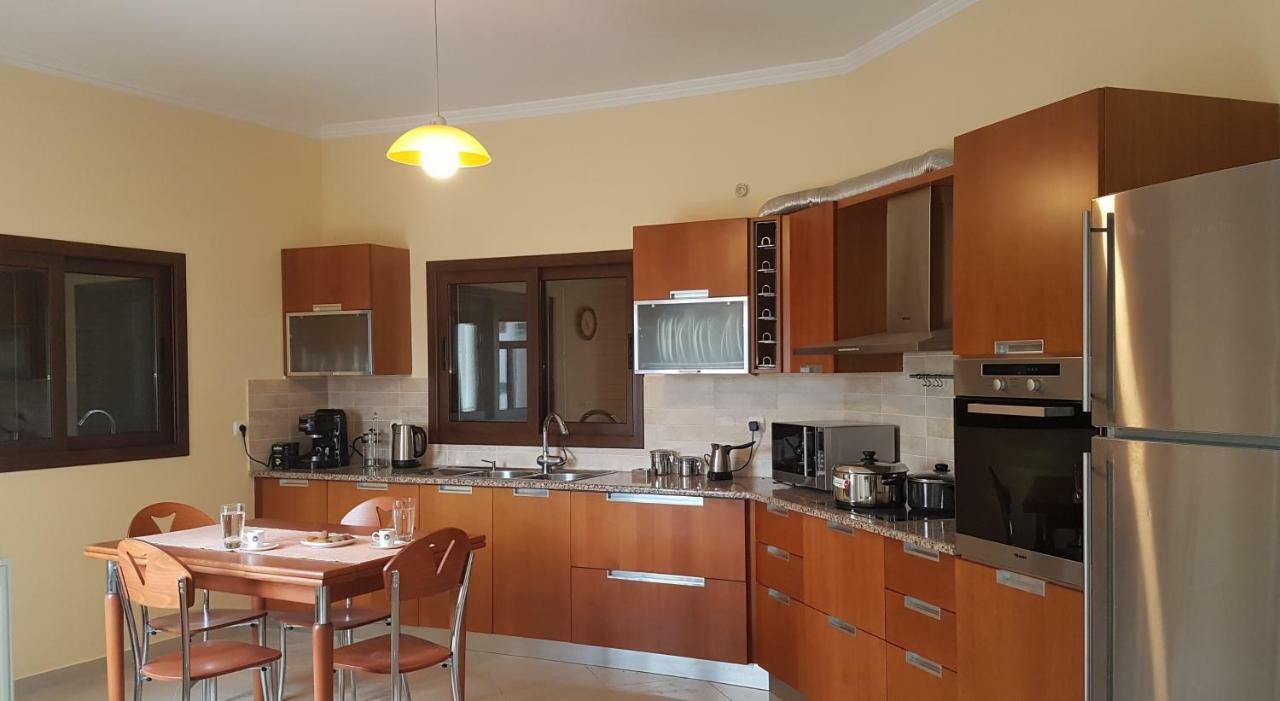 Dimitris Villa Aígion Luaran gambar